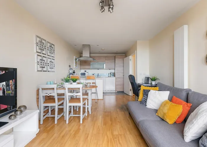 Stratford Skyview Apartment