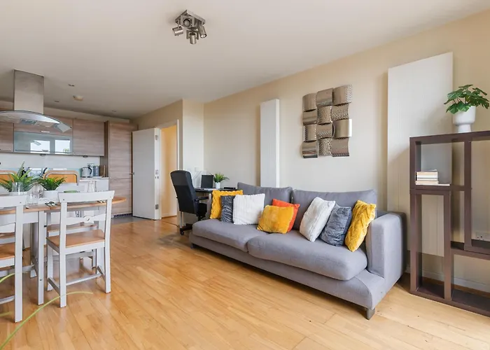 Stratford Skyview Apartment