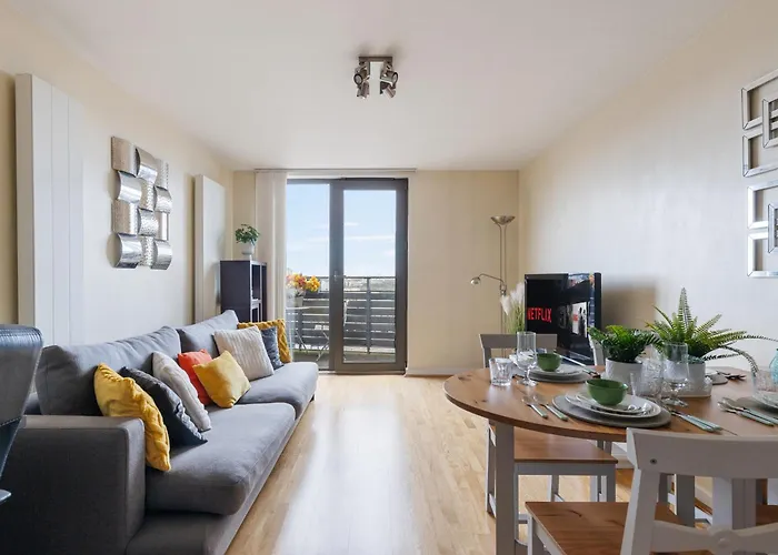 Stratford Skyview Apartment